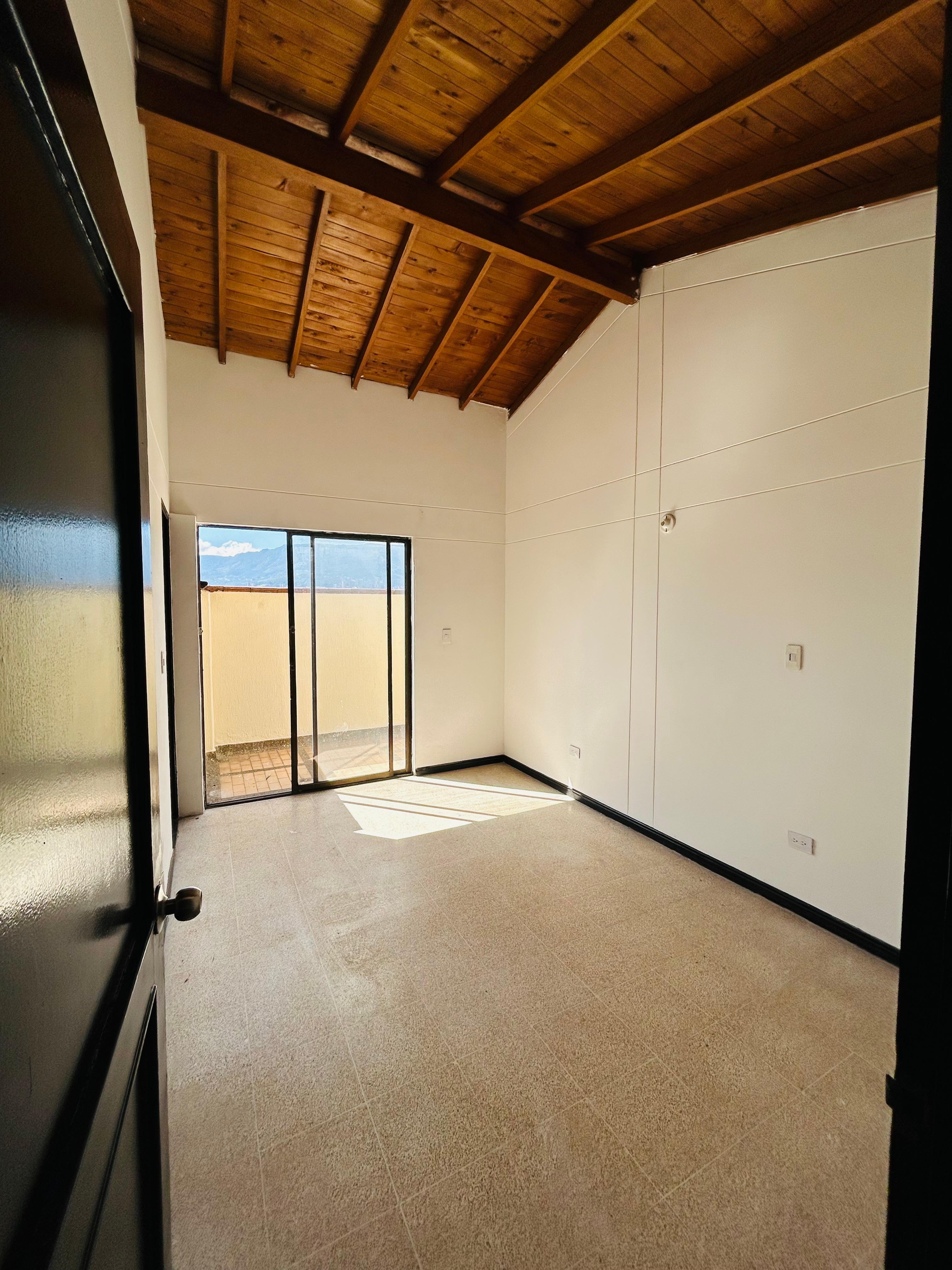 Arriendo apartamento duplex en simon bolivar