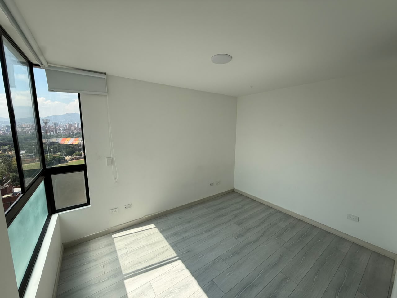 ARRIENDO APARTAMENTO EN LOS COLORES