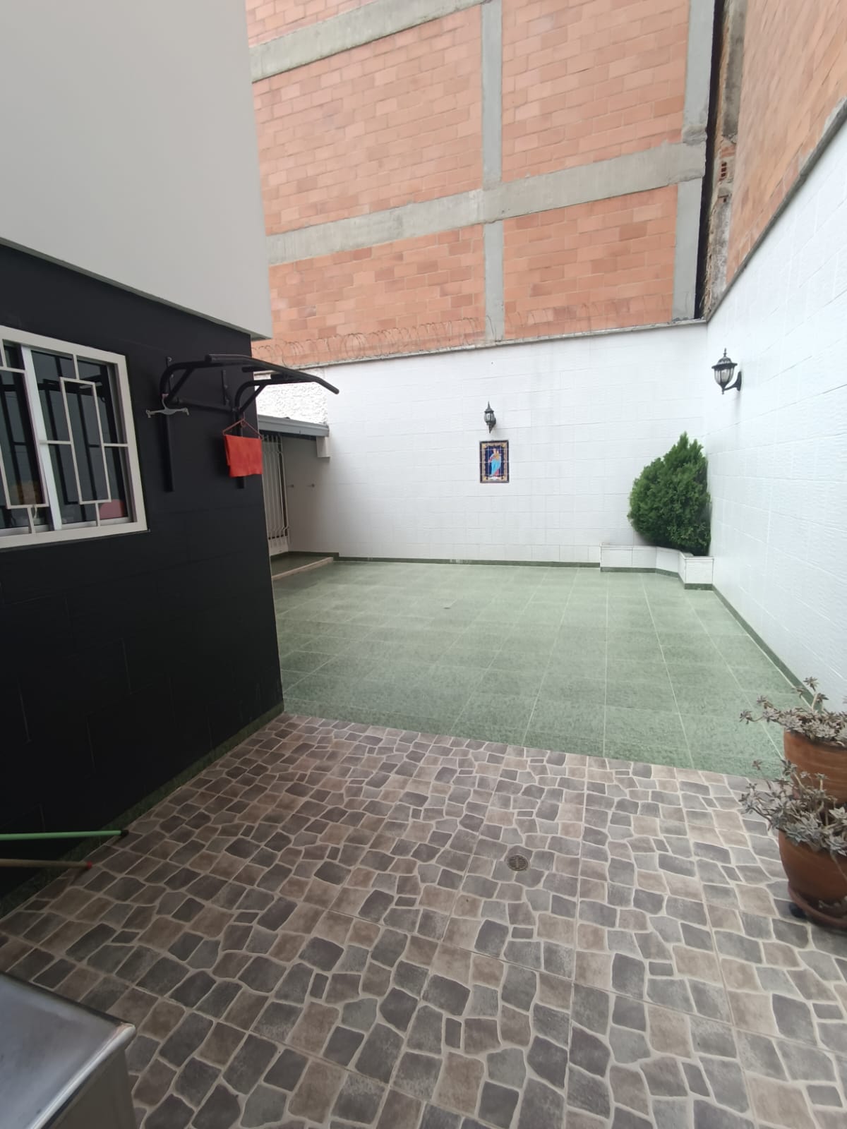 se vende casa laureles