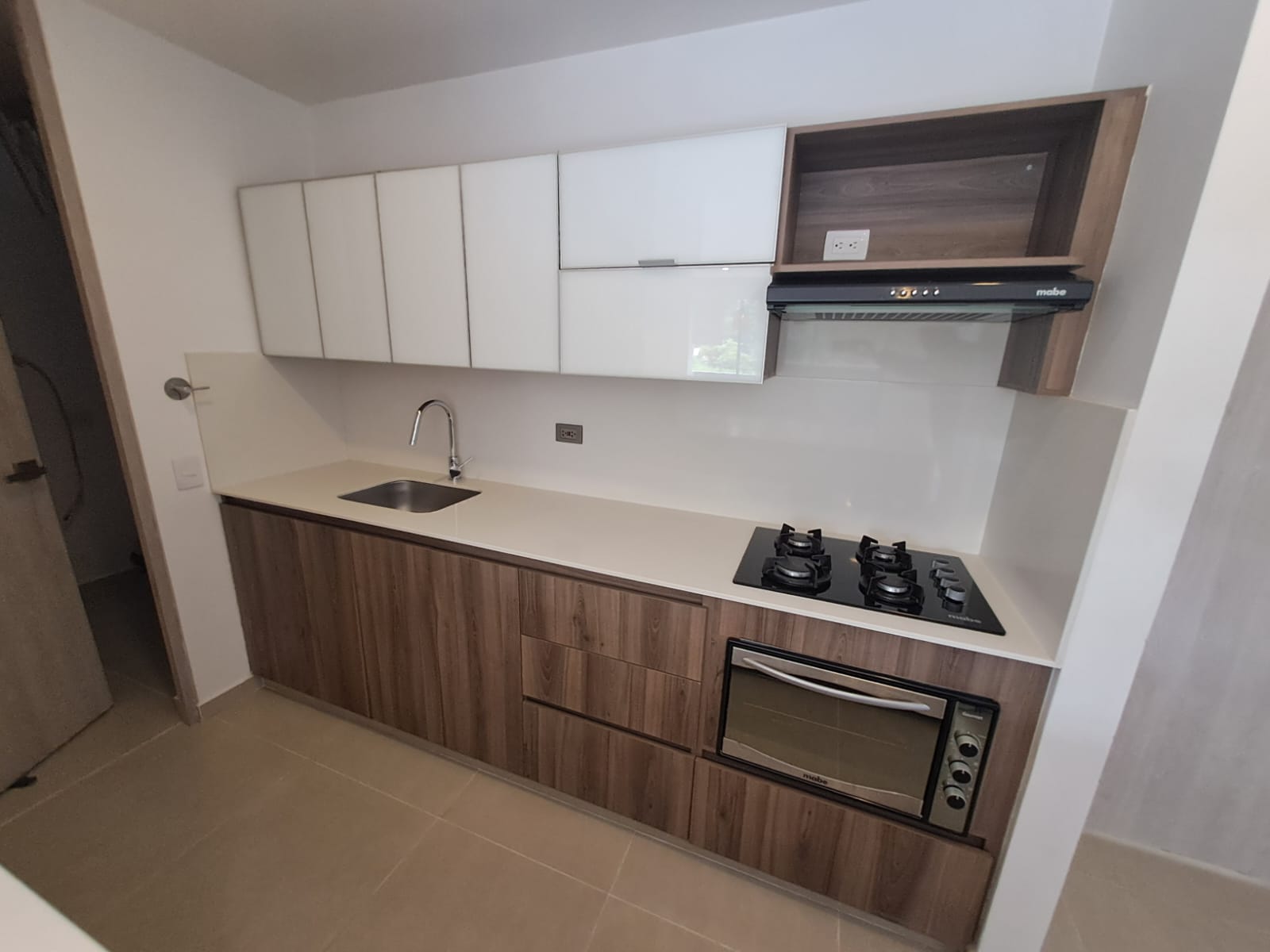 ARRIENDO APARTAMENTO POBLADO  LOS BALSOS