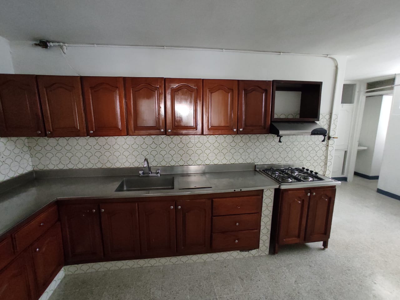 ARRIENDO SEGUNDO PISO  EN LA CASTELLANA