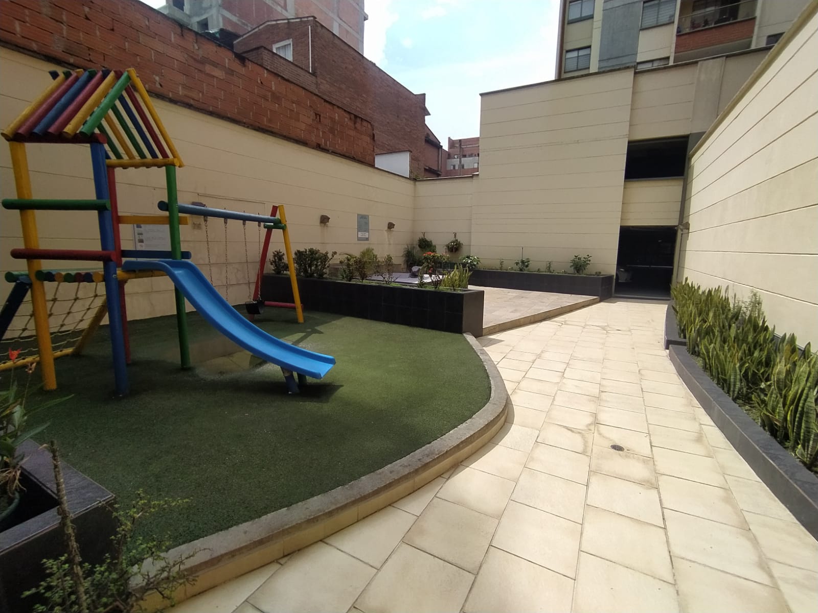 Arriendo Apartamento En Conquistadores