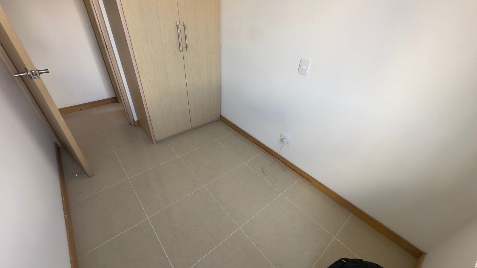 ARRIENDO APARTAMENO EN LA LOMA DE LOS BERNAL