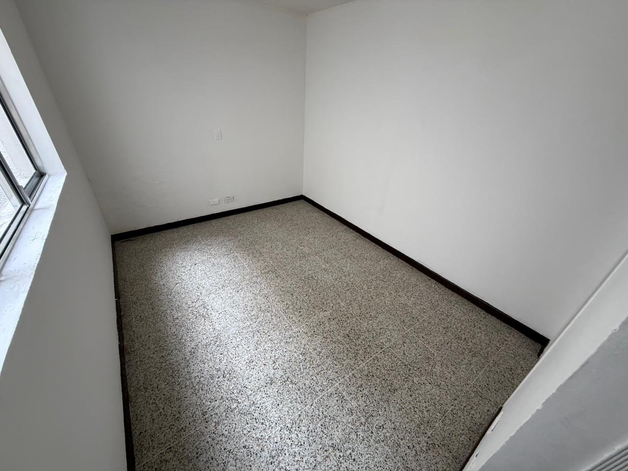 ARRIENDO CASA EN SANTA MONICA