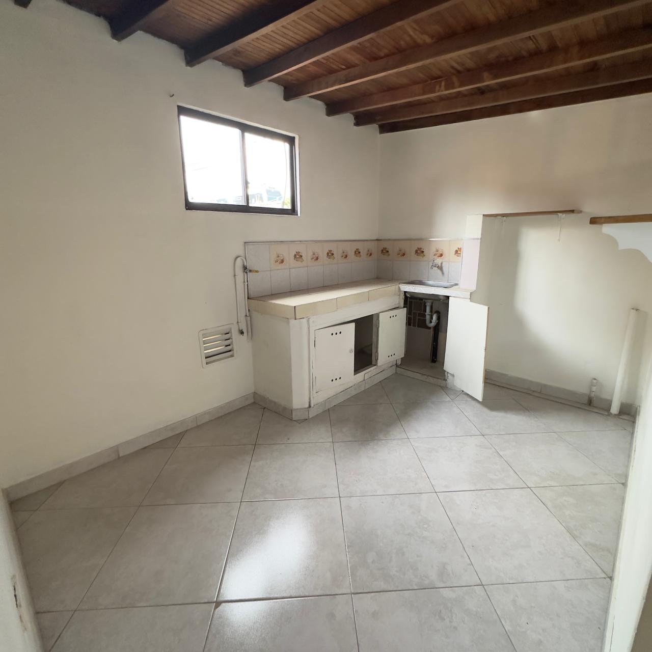 ARRIENDO CASA EN SANTA LUCIA