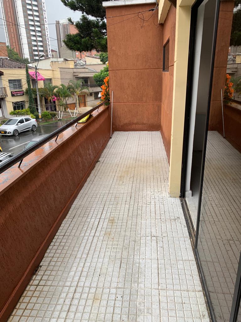 ARRIENDO CASA LOCAL EN LAURELES