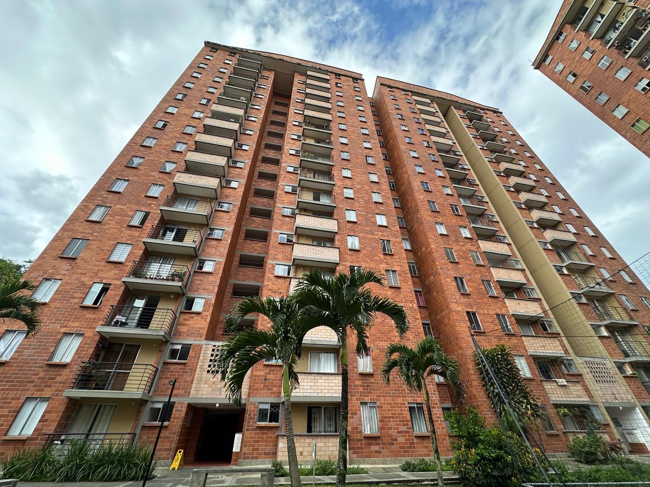 ARRIENDO APARTAMENTO EN RODEO ALTO