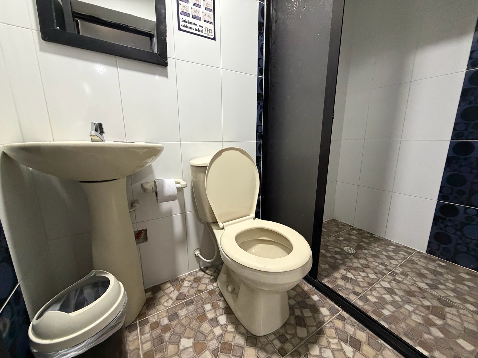 VENDO HOTEL EN LAURELES