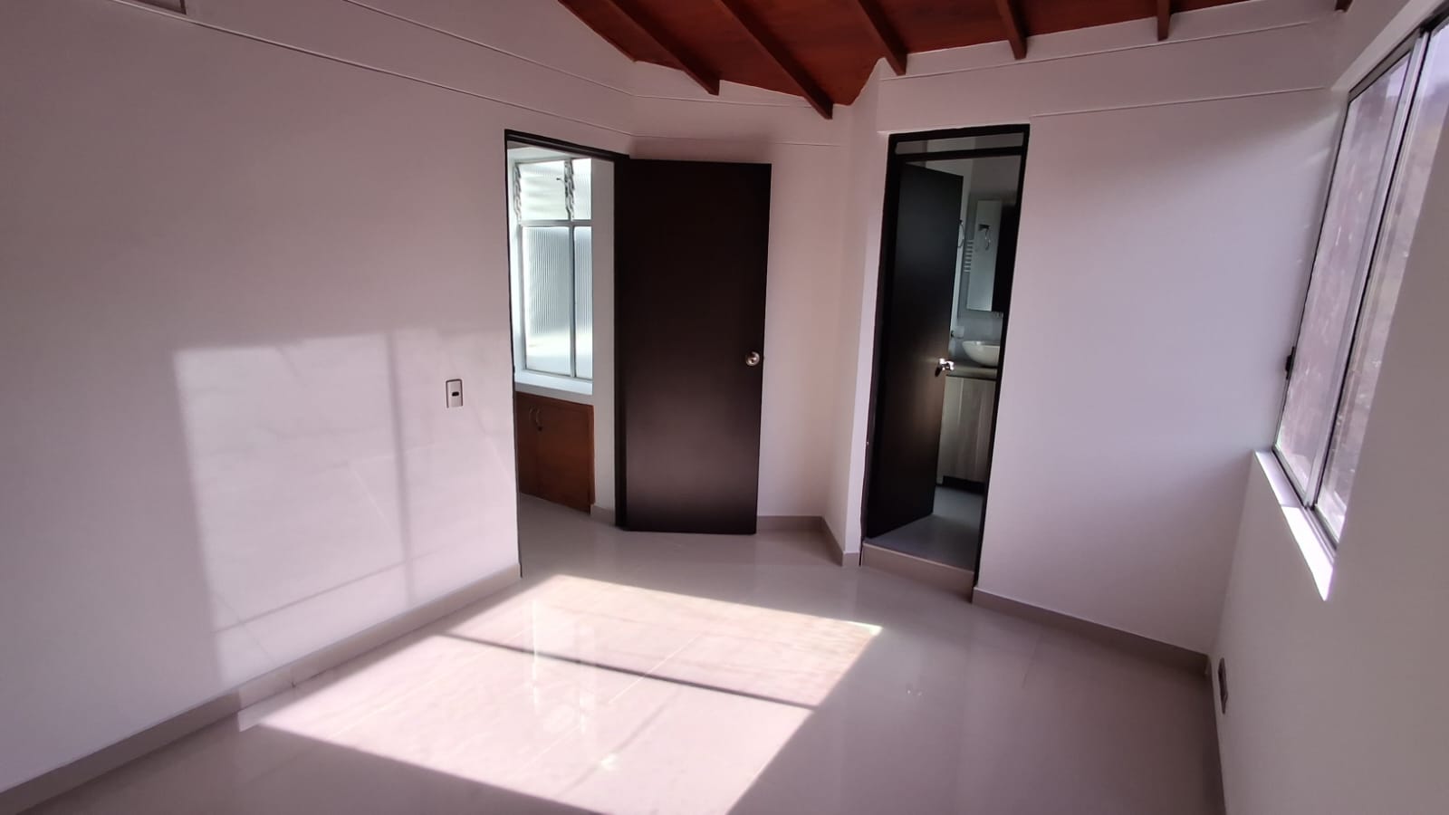 VENDO APARTAMENTO EN SANTA MONICA