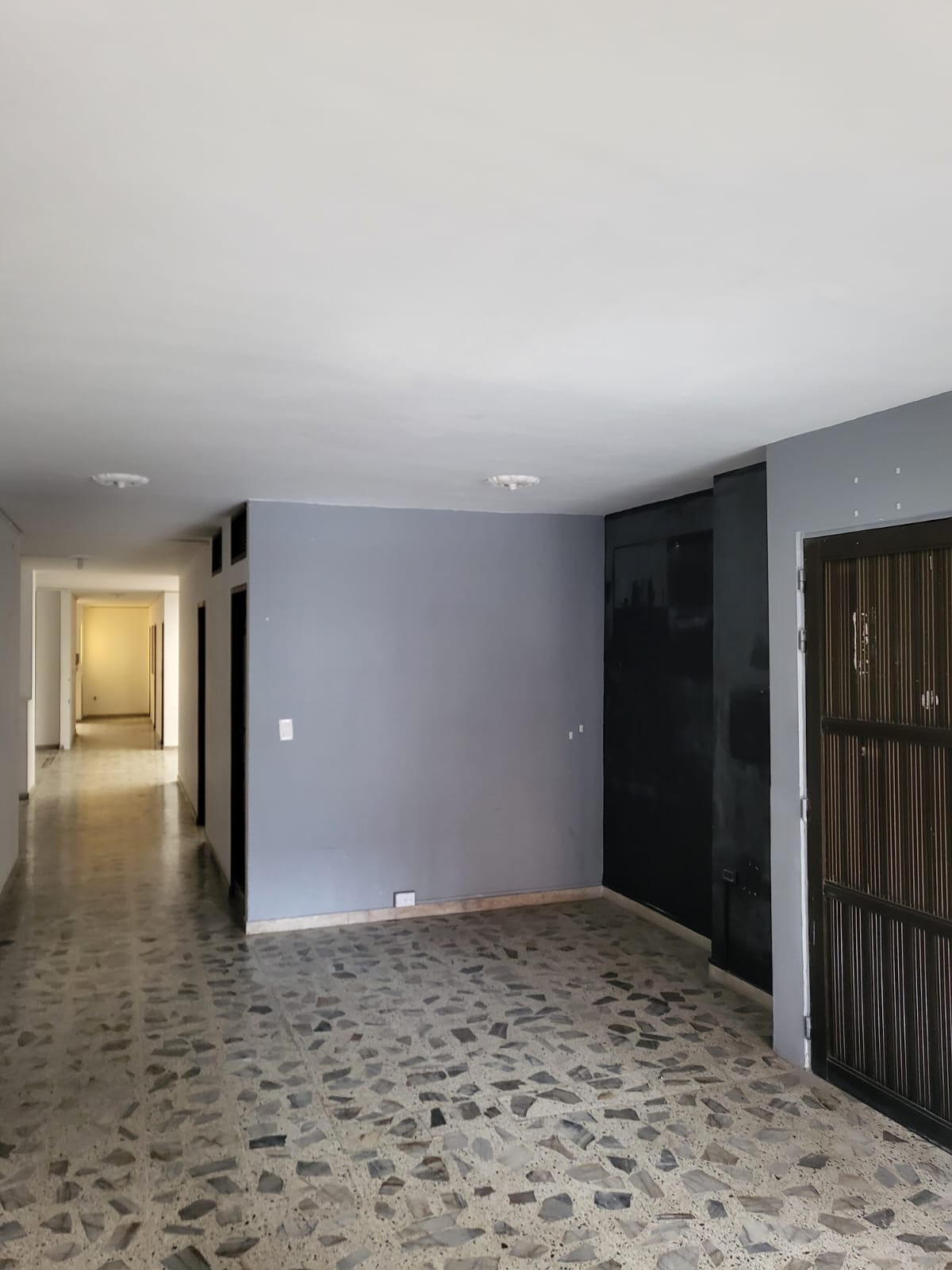 ARRIENDO CASA COMERCIAL EN LA AMERICA