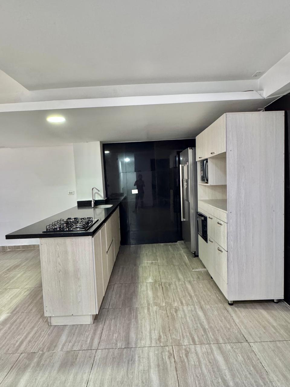 ARRIENDO CASA AMOBLADA EN COLORES