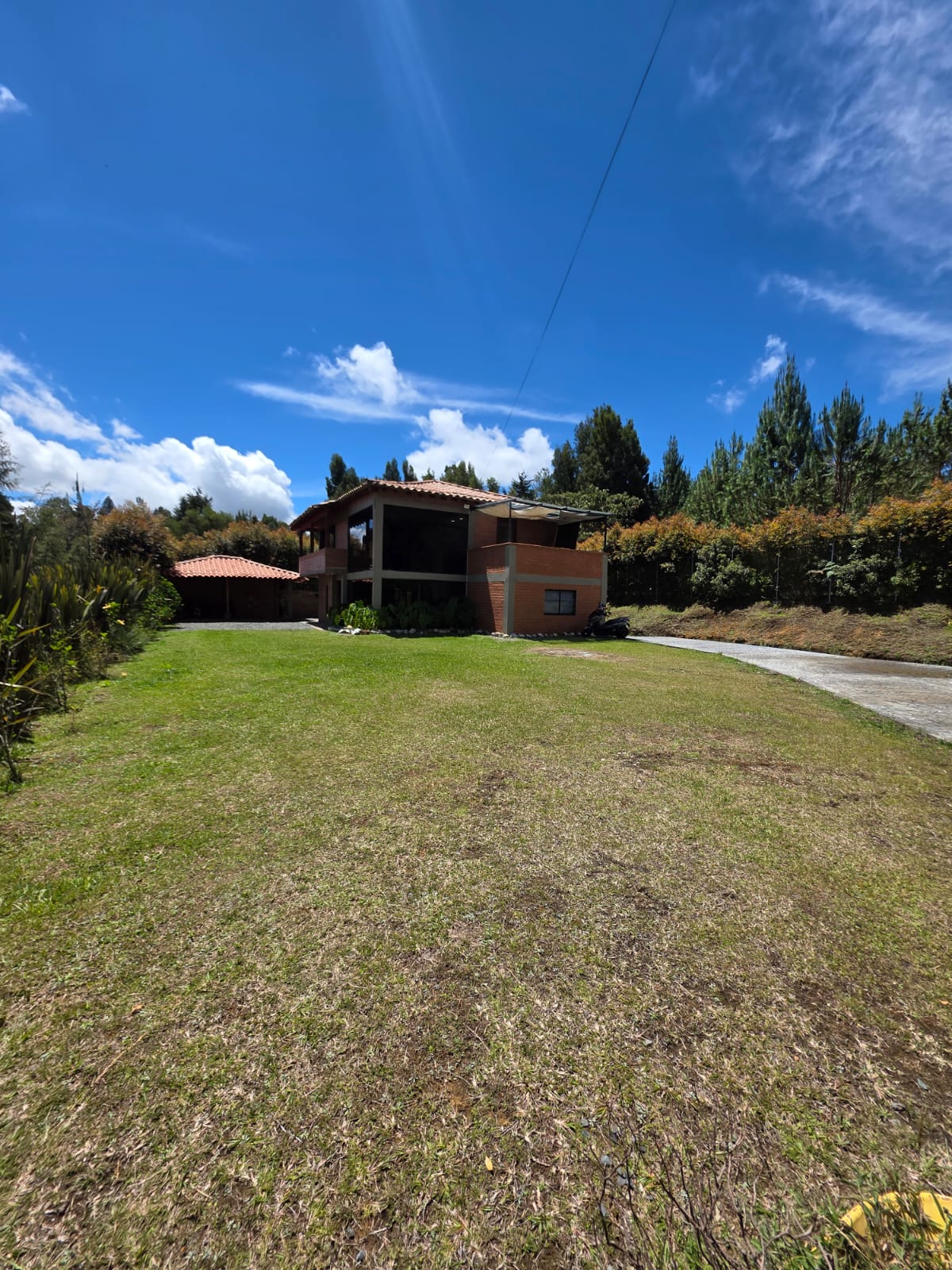 ARRIENDO CASA FINCA EN SANTA ELENA