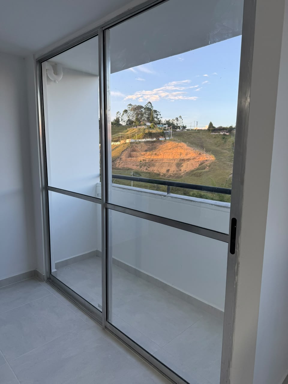 ARRIENDO APARTAMENTO EN RIO NEGRO