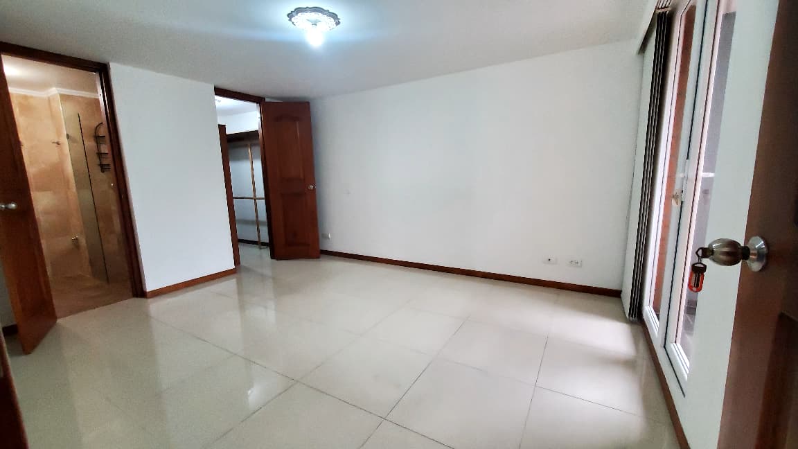 Arriendo apartamento los colores