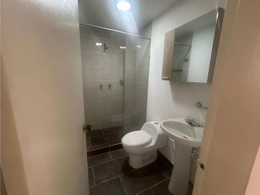 ARRIENDO CASA EN CALASANZ PARTE BAJA