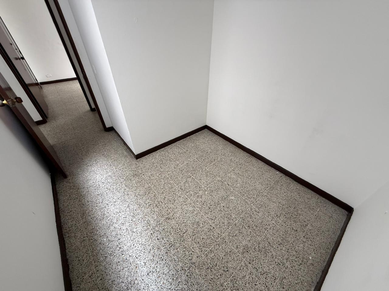 ARRIENDO CASA EN SANTA MONICA