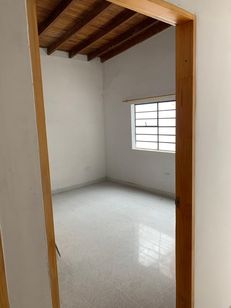 ARRIENDO CASA LOCAL EN LAURELES