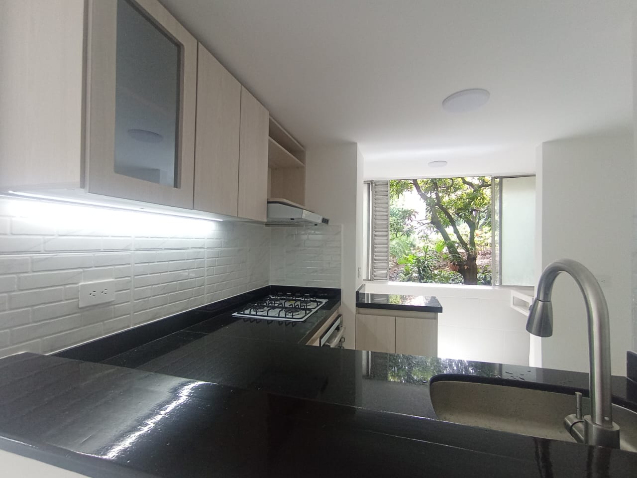 VENDO APARTAMENTO EN ROBLEDO PARTE BAJA