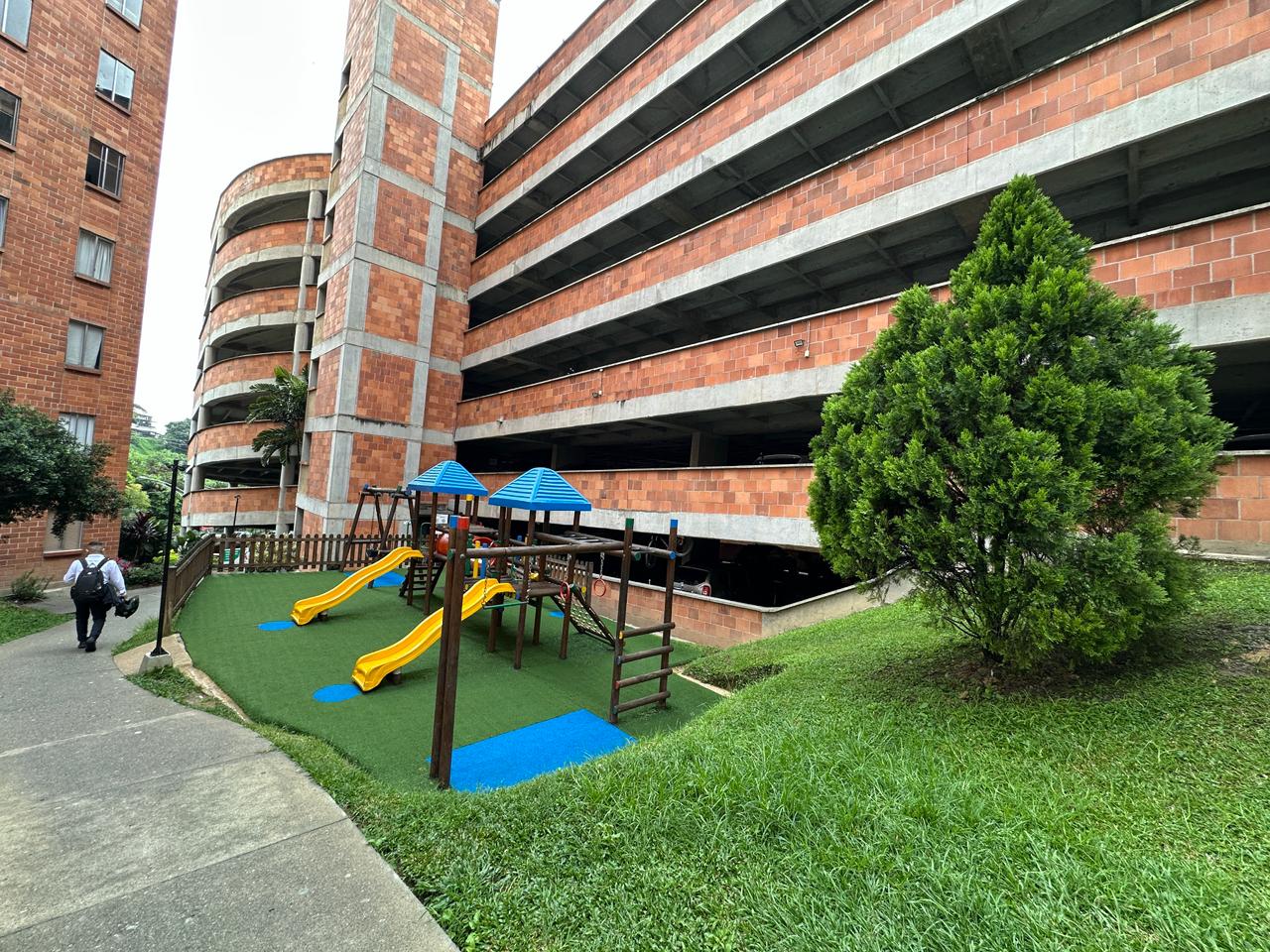 ARRIENDO APARTAMENTO EN RODEO ALTO