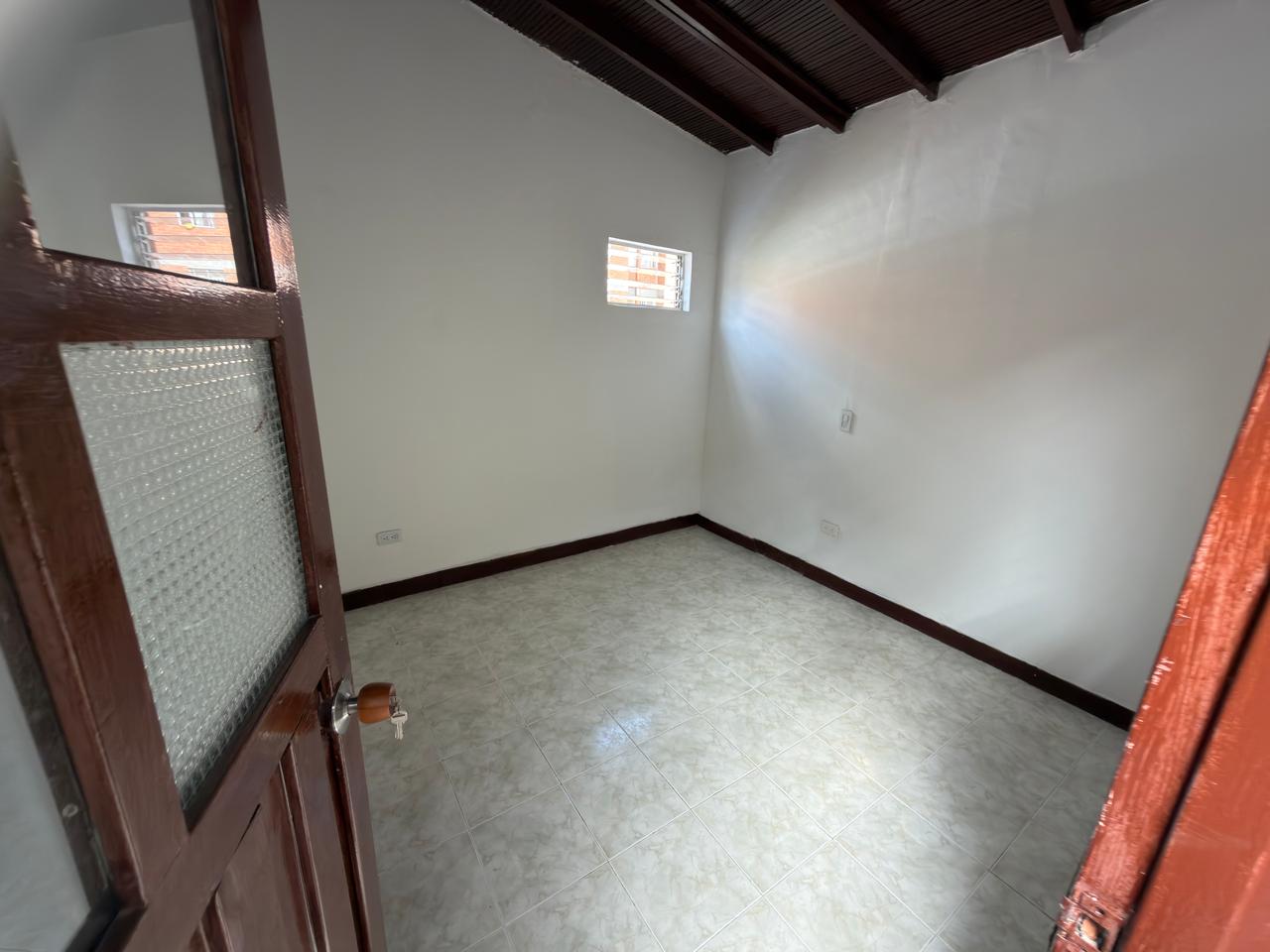ARRIENDO CASA COMERCIAL EN CALASANZ