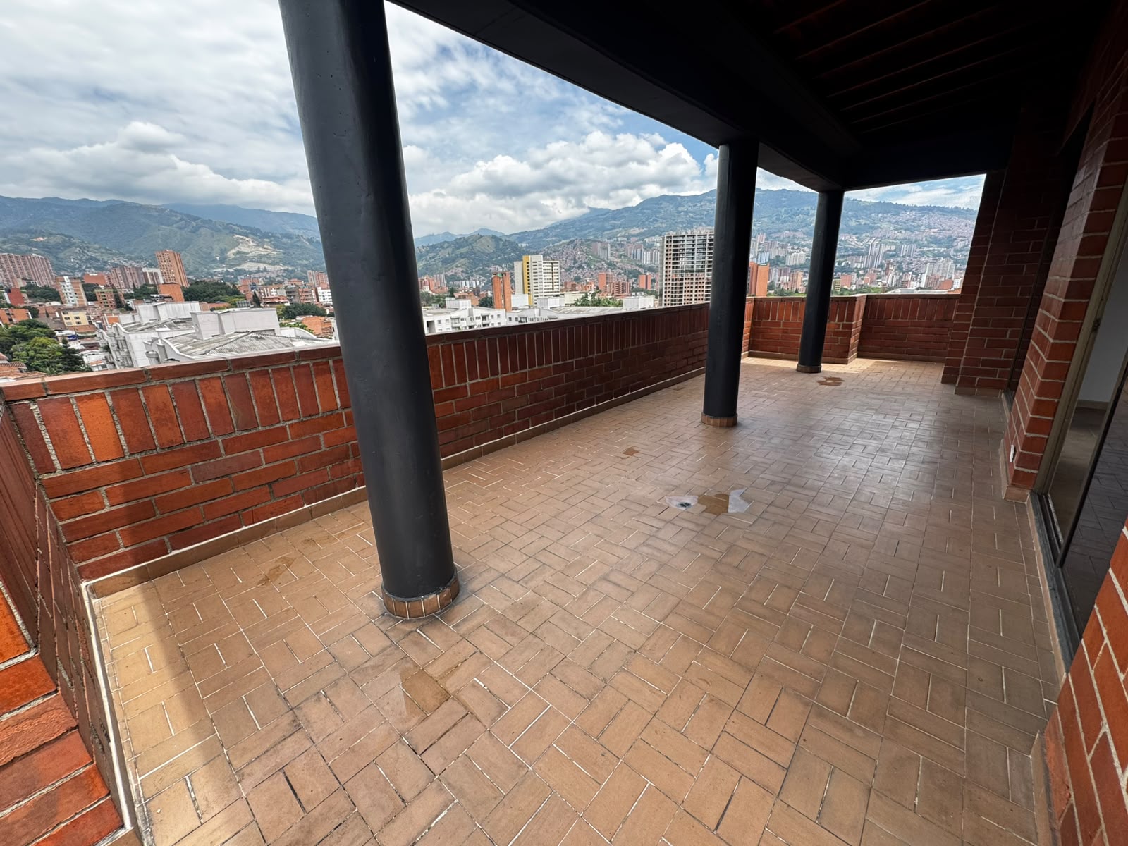 Se arrienda apartamento en laureles