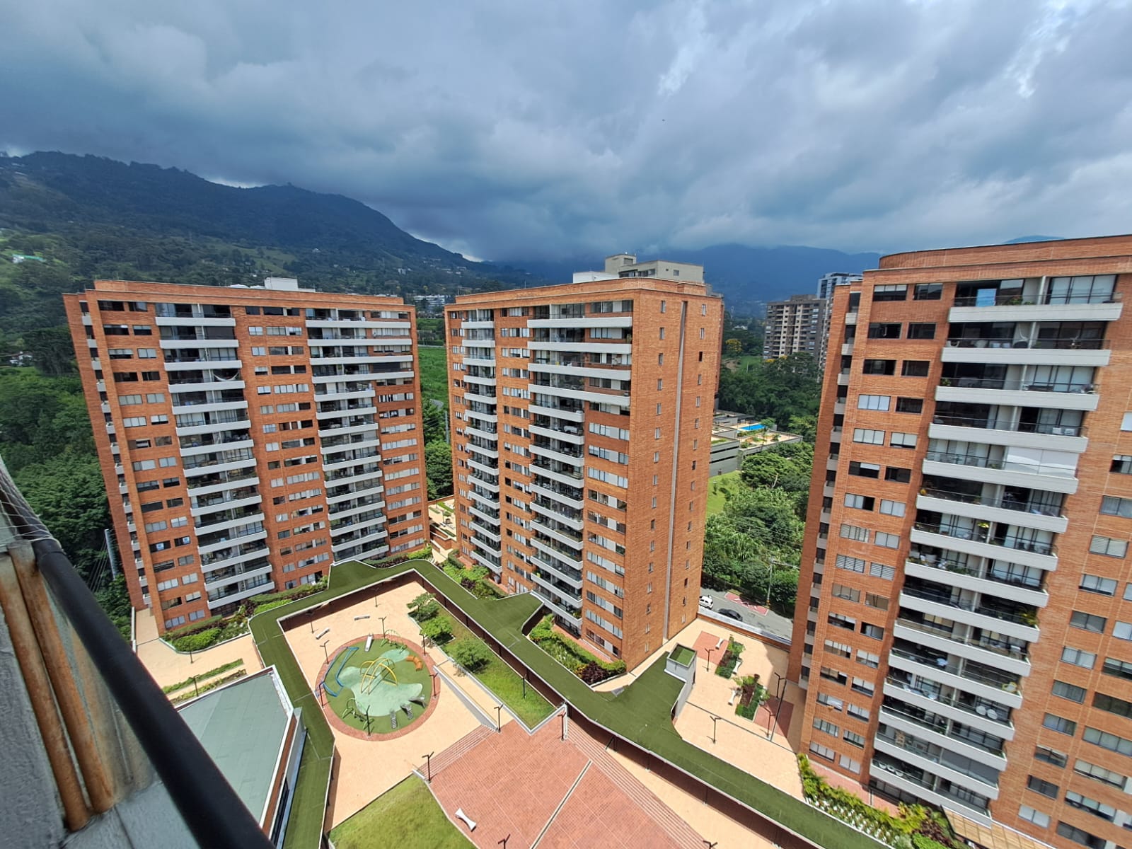 ARRIENDO APARTAMENTO ENVIGADO LOMA DE LAS BRUJAS  BIOCITY GRAND