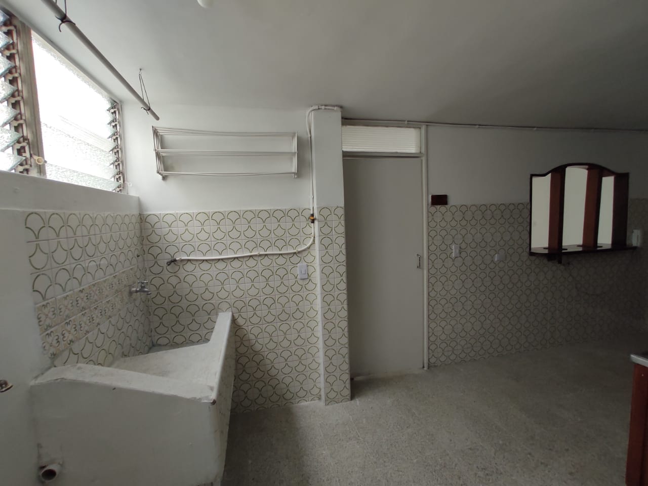 ARRIENDO SEGUNDO PISO  EN LA CASTELLANA