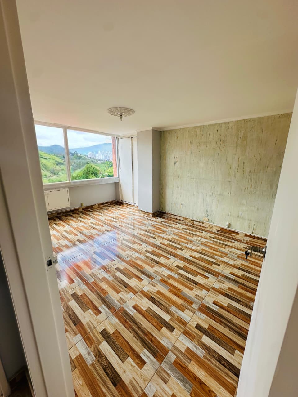 VENDO APARTAMENTO EN LAURELES ESTADIO