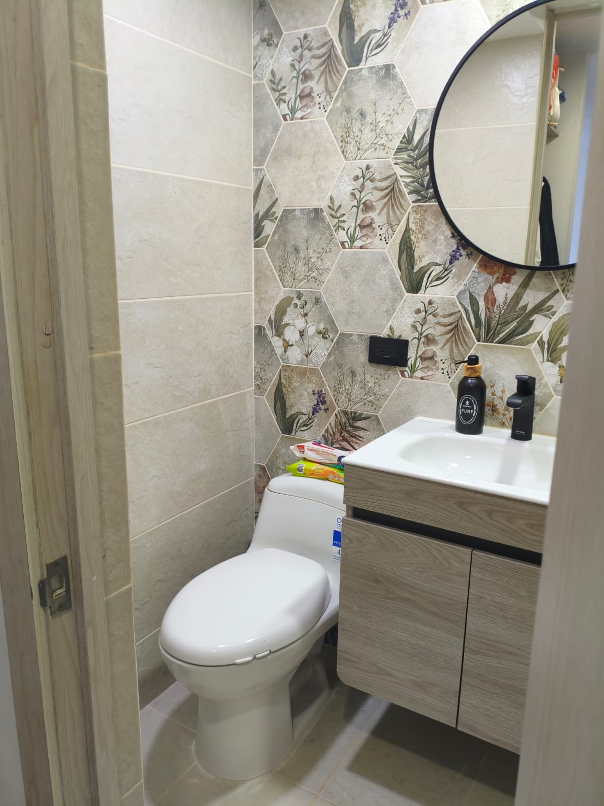 VENDO APARTAMENTO EN LA LOMA DE LOS BERNAL