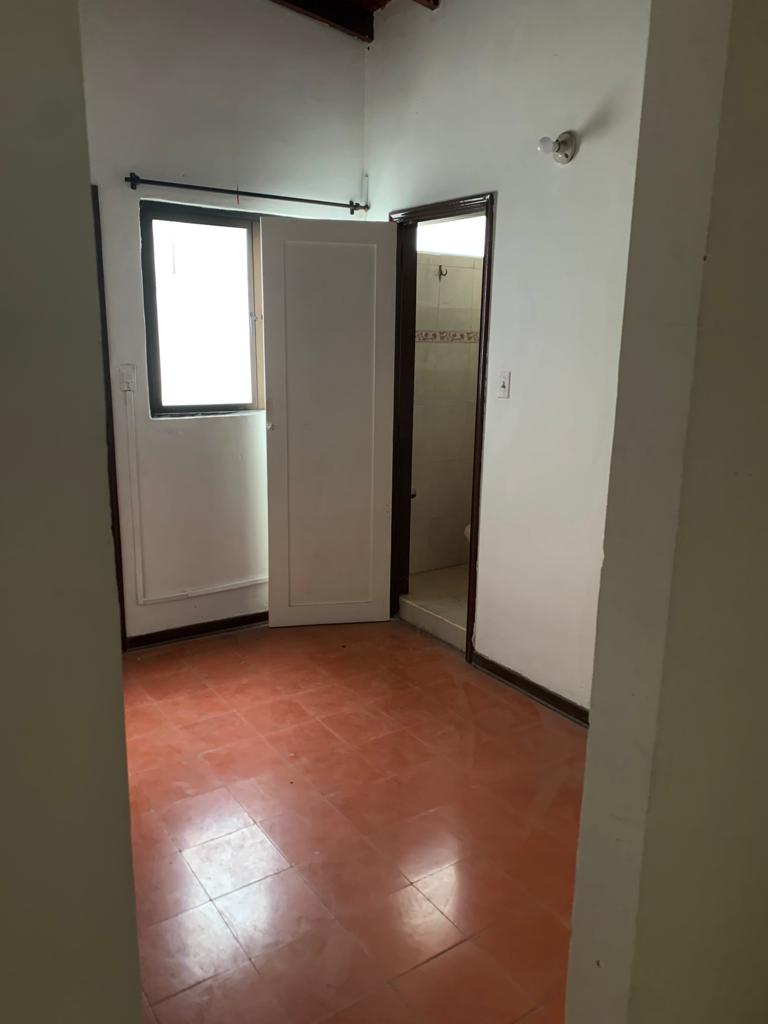 ARRIENDO CASA LOCAL EN LAURELES