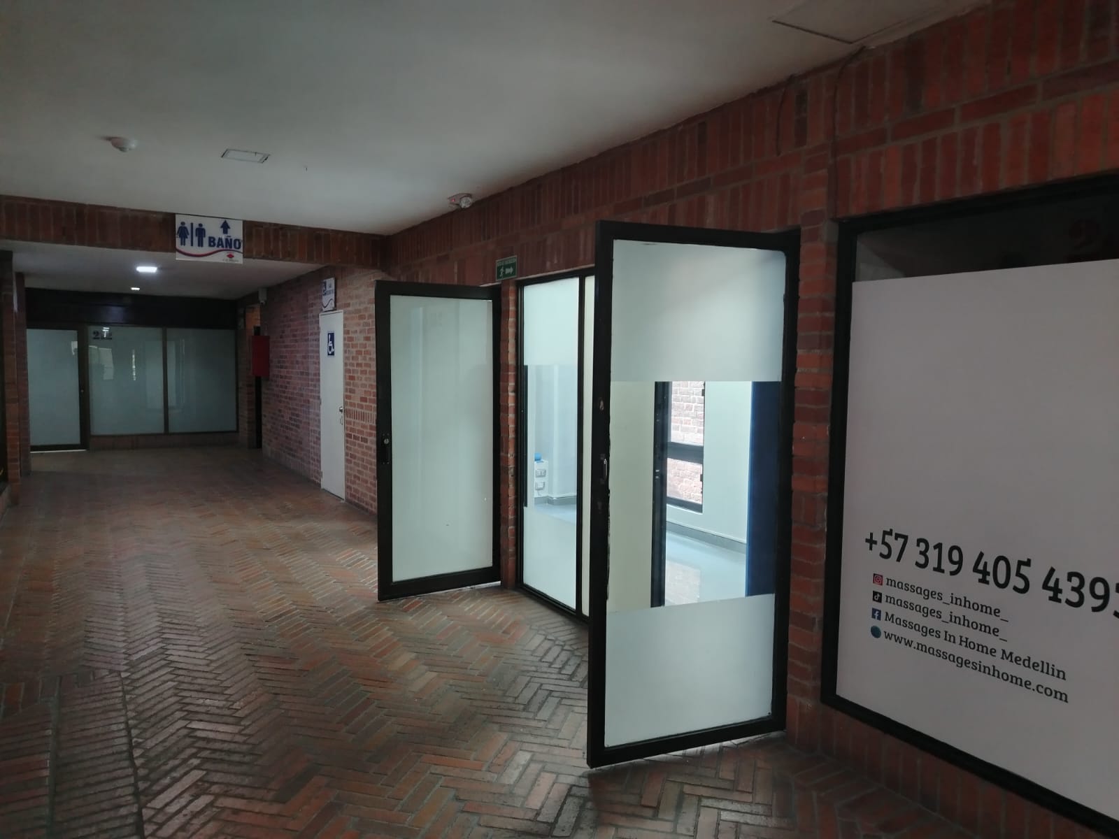 ARRIENDO OFICINA EN EL POBLADO