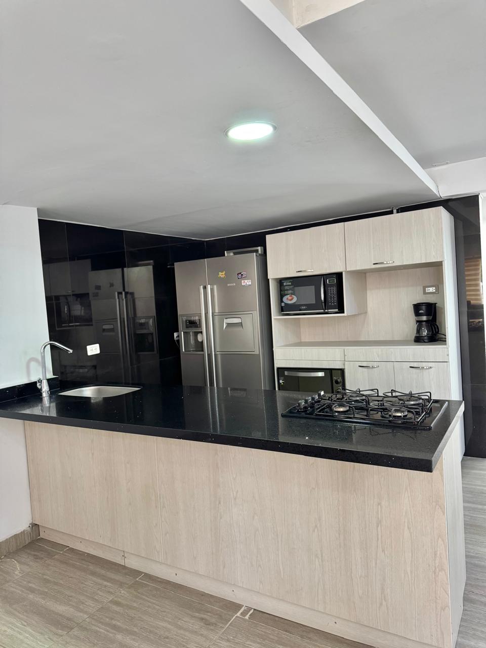 ARRIENDO CASA AMOBLADA EN COLORES