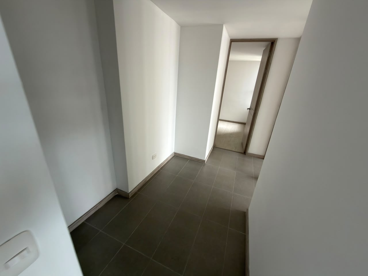 VENDO APARTAMENTO EN LOMA DE LOS BERNAL