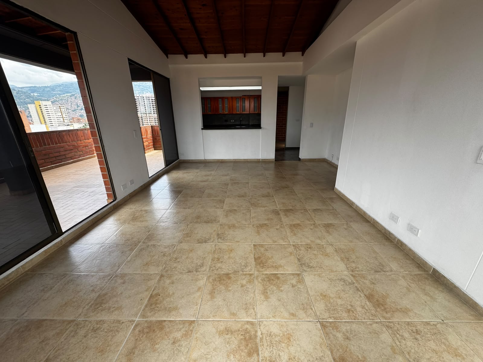 Se arrienda apartamento en laureles