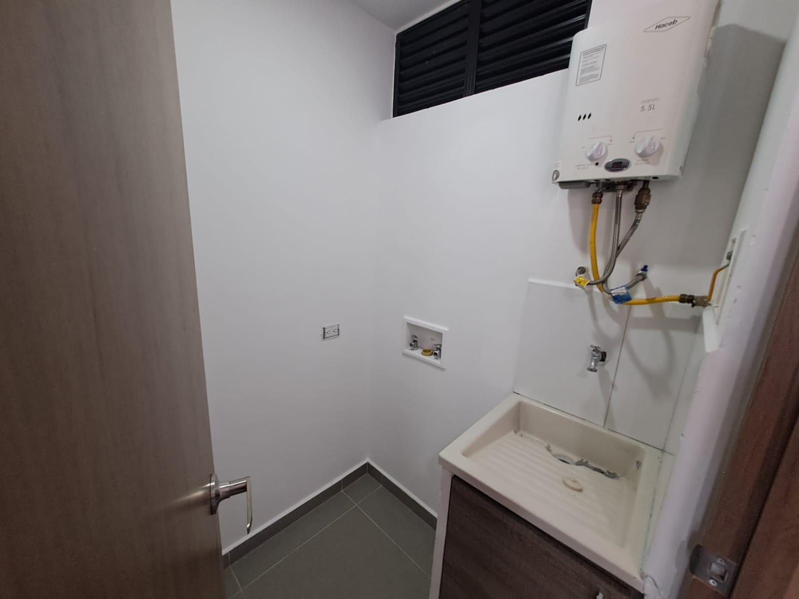 ARRIENDO APARTAMENTO ENVIGADO LOMA DE LAS BRUJAS  BIOCITY GRAND
