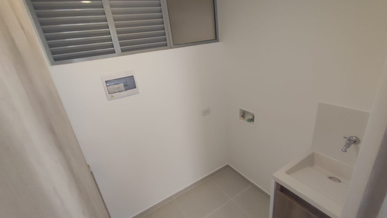 ARRIENDO APARTAMENTO EN CIUDAD DEL RIO