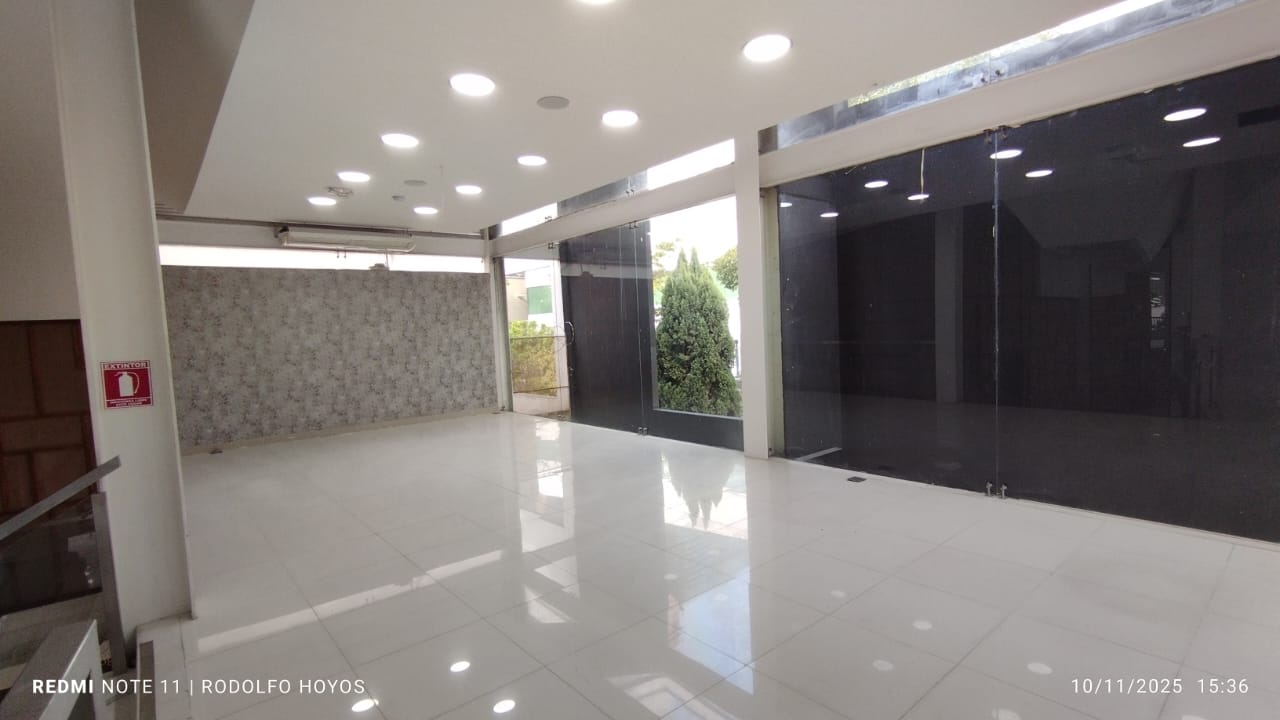 Arriendo Local En Patio Bonito