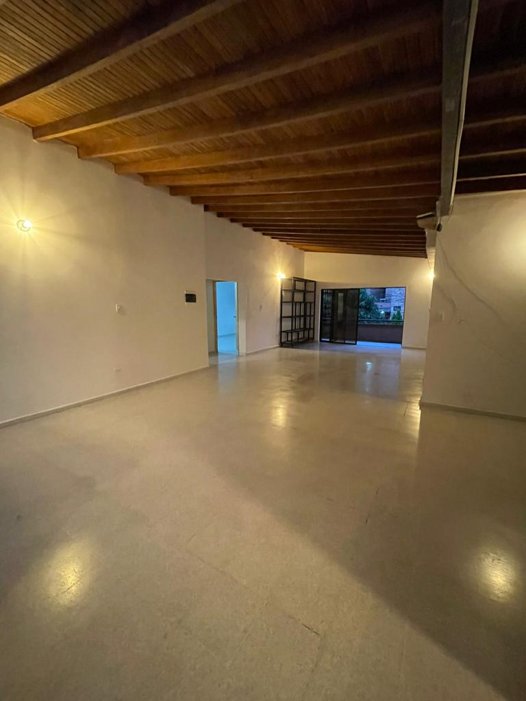 ARRIENDO CASA LOCAL EN LAURELES