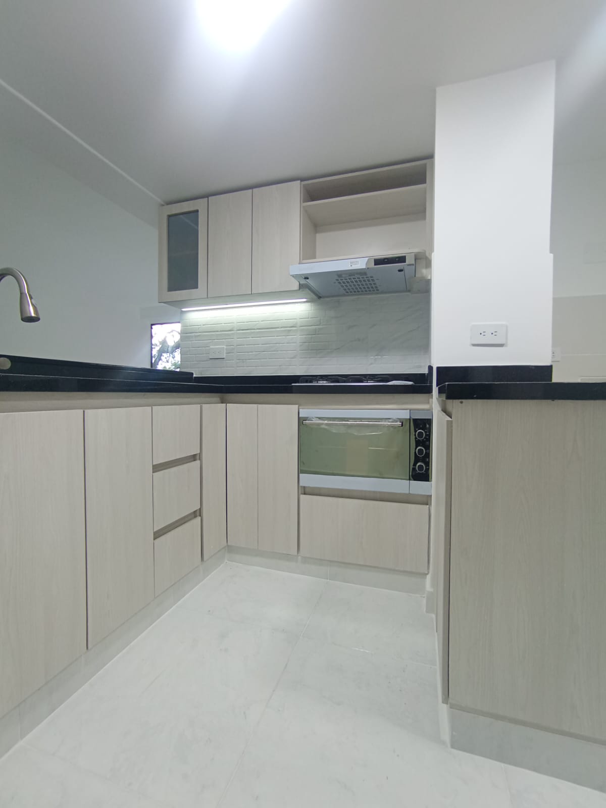 VENDO APARTAMENTO EN ROBLEDO PARTE BAJA