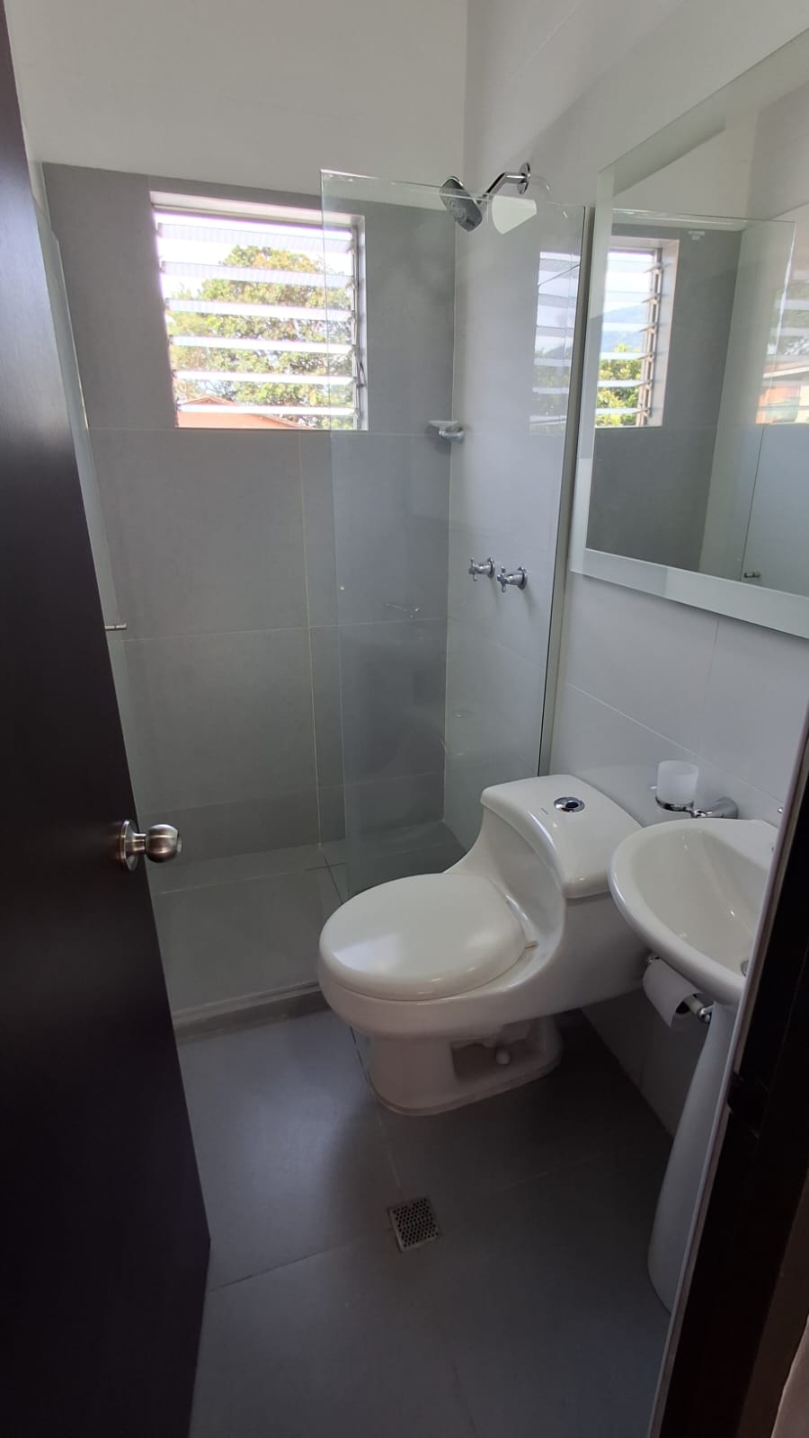 VENDO APARTAMENTO EN SANTA MONICA
