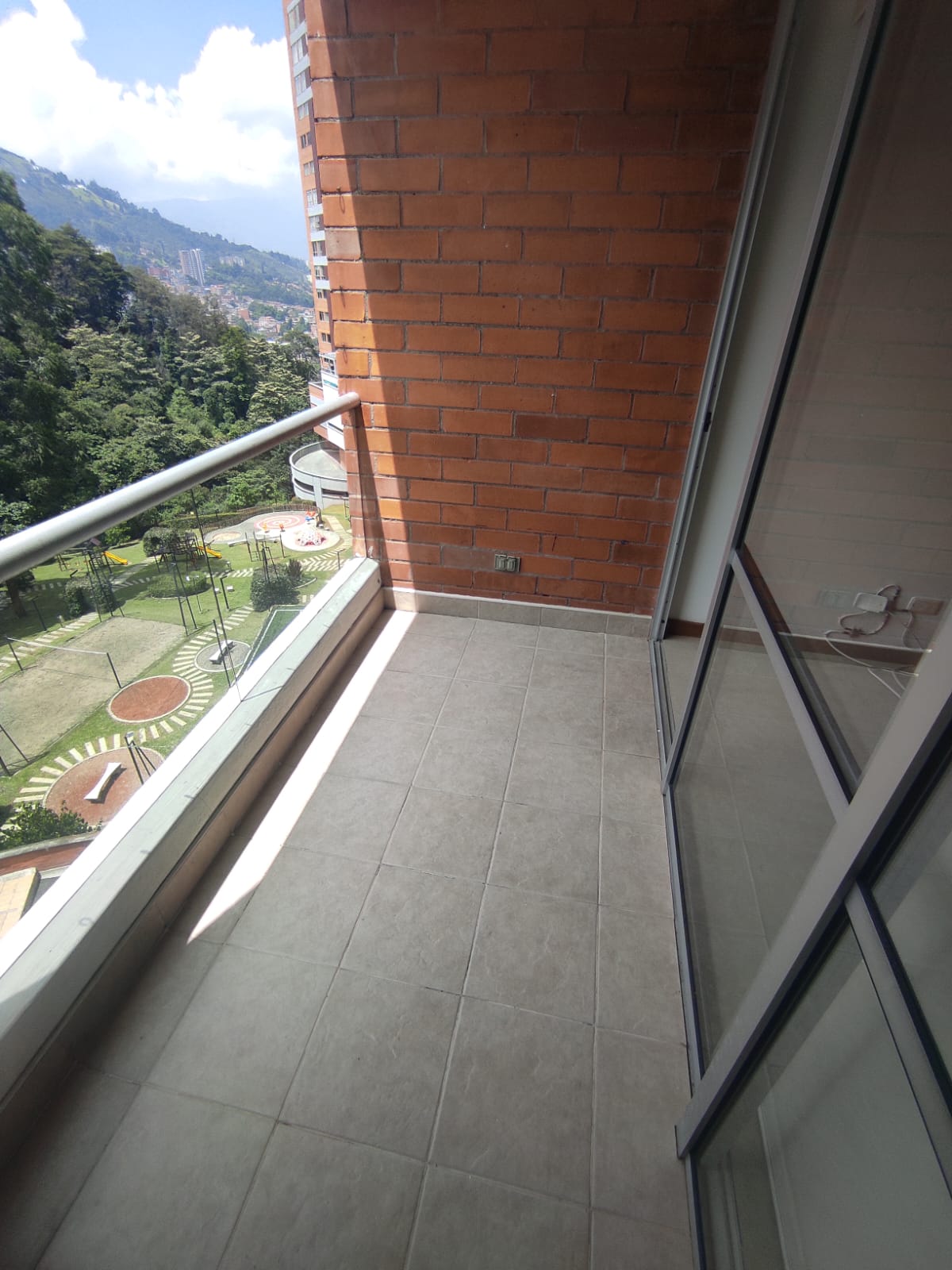 ARRIENDO APARTAMENTO LOMA DE LAS BRUJAS ENVIGADO