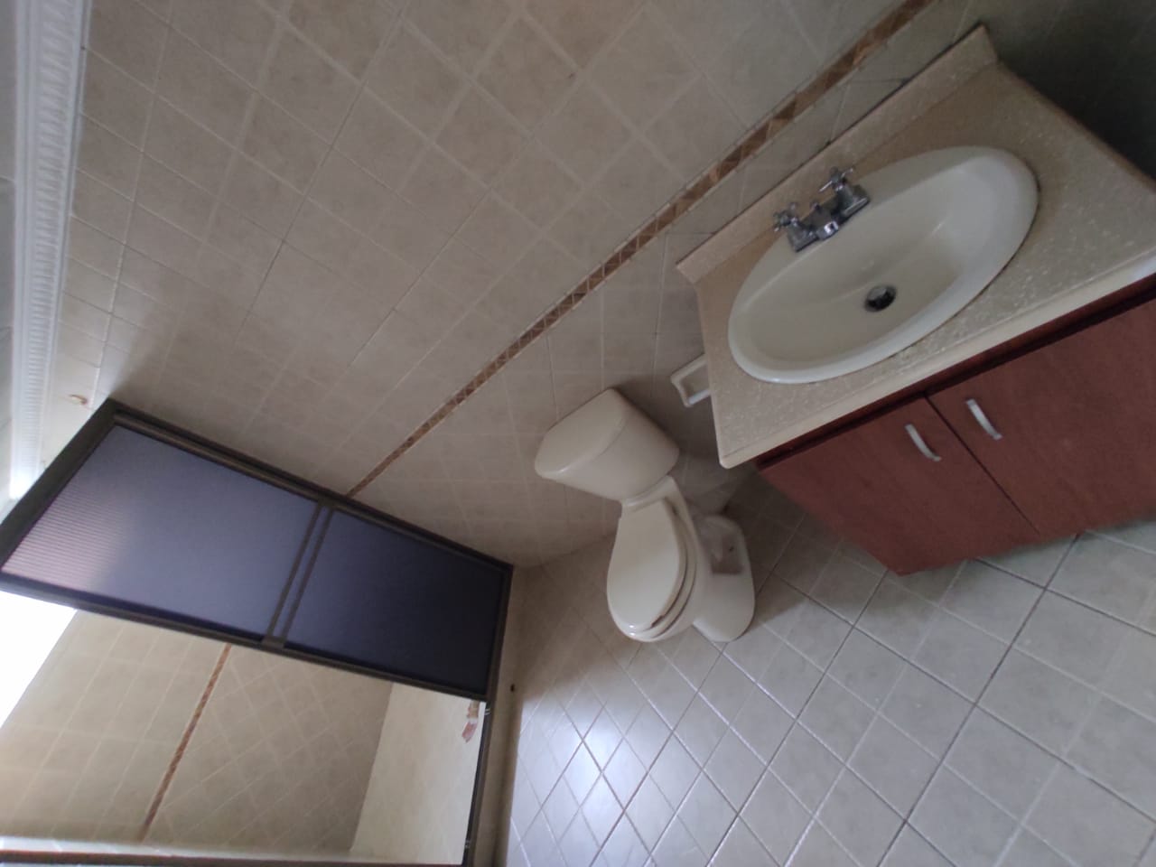 ARRIENDO SEGUNDO PISO  EN LA CASTELLANA