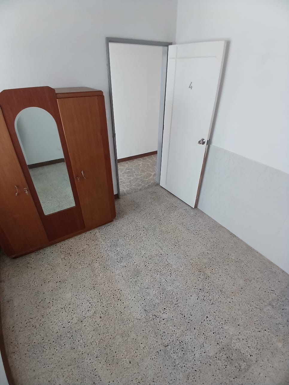 ARRIENDO CASA EN LAURELES