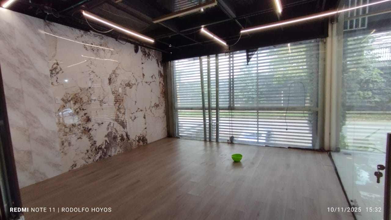 Arriendo Local En Patio Bonito