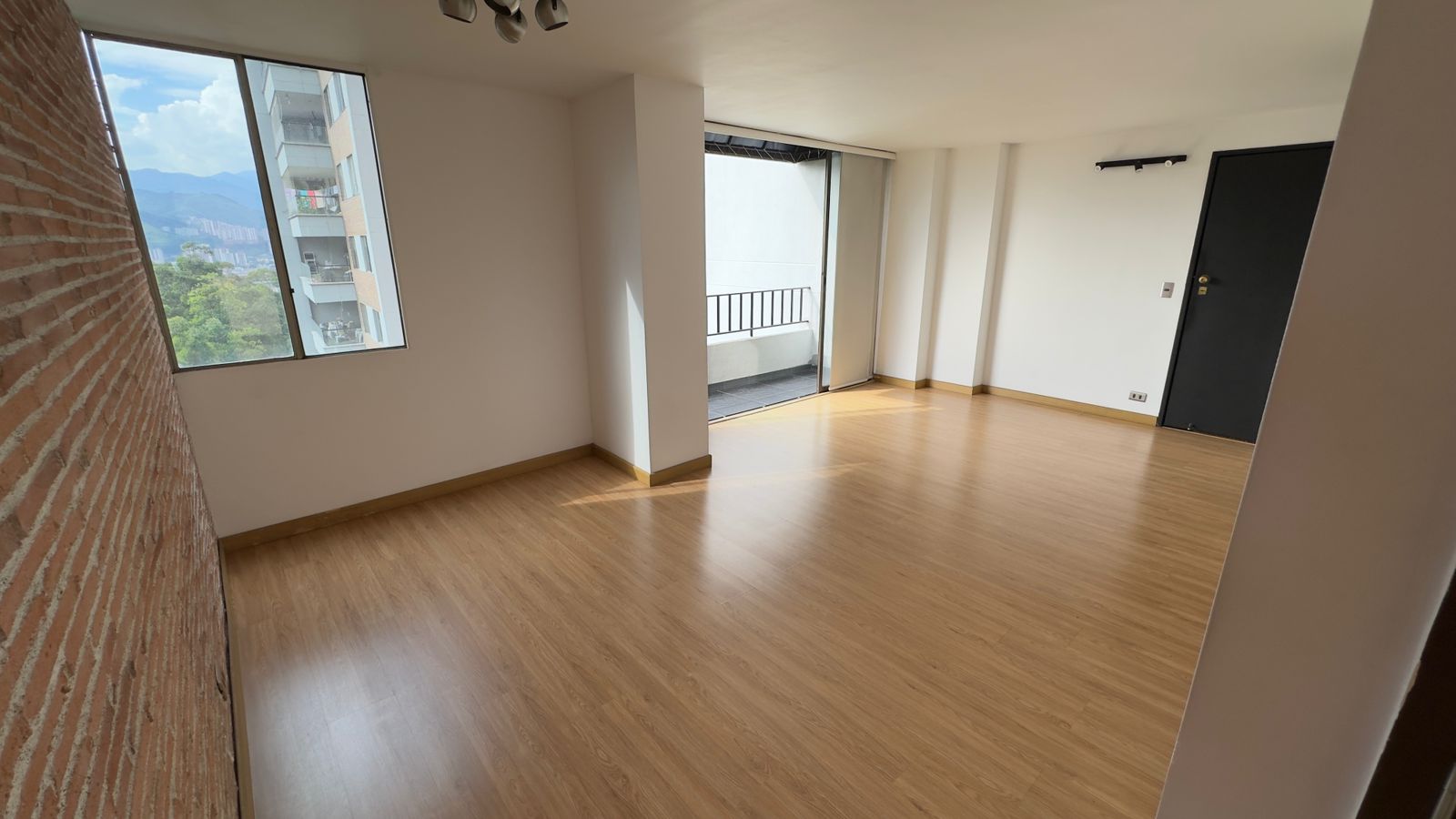 ARRIENDO APARTAMENTO EN EL POBLADO LA FRONTERA