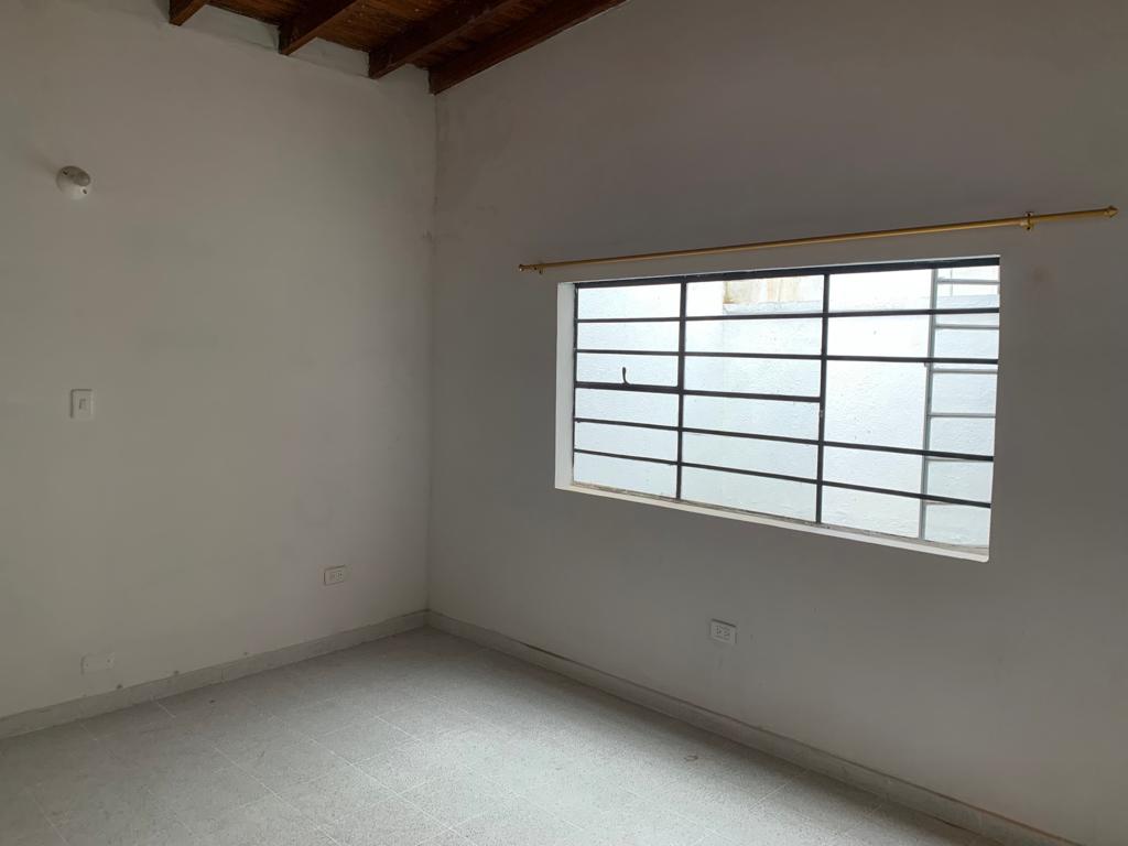 ARRIENDO CASA LOCAL EN LAURELES