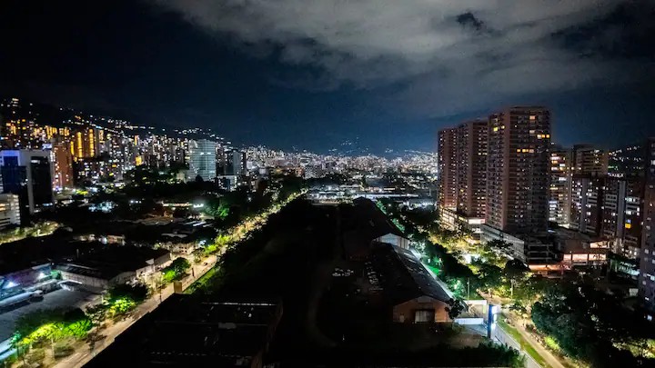 ARRIENDO APARTA ESTUDIO TIPO LOFT AMOBLADO EN CIUDAD DEL RIO