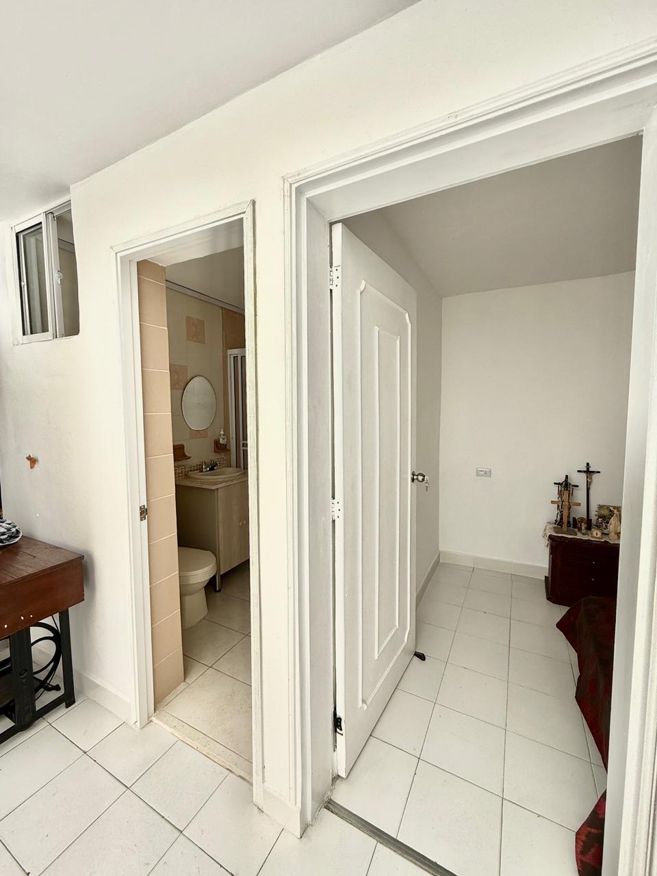 VENDO CASA  EN CAMPO VALDEZ