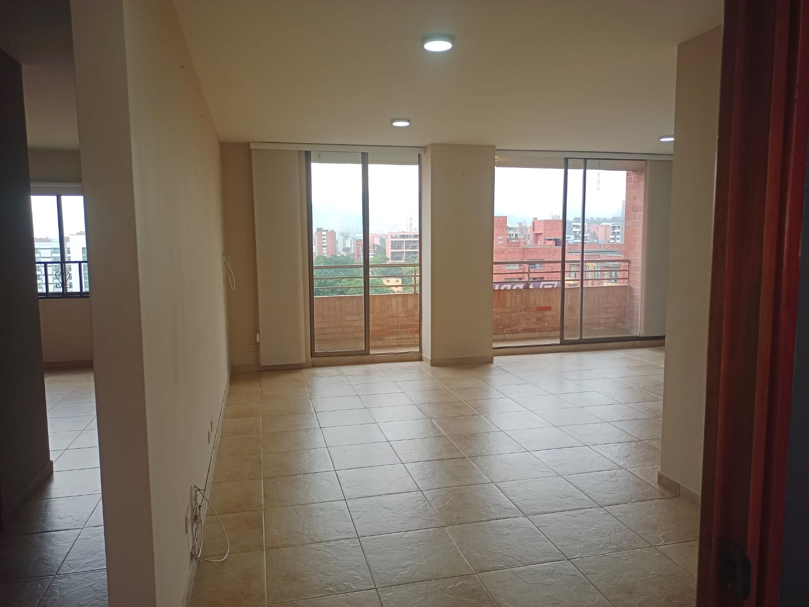 Se arrienda apartamento en laureles