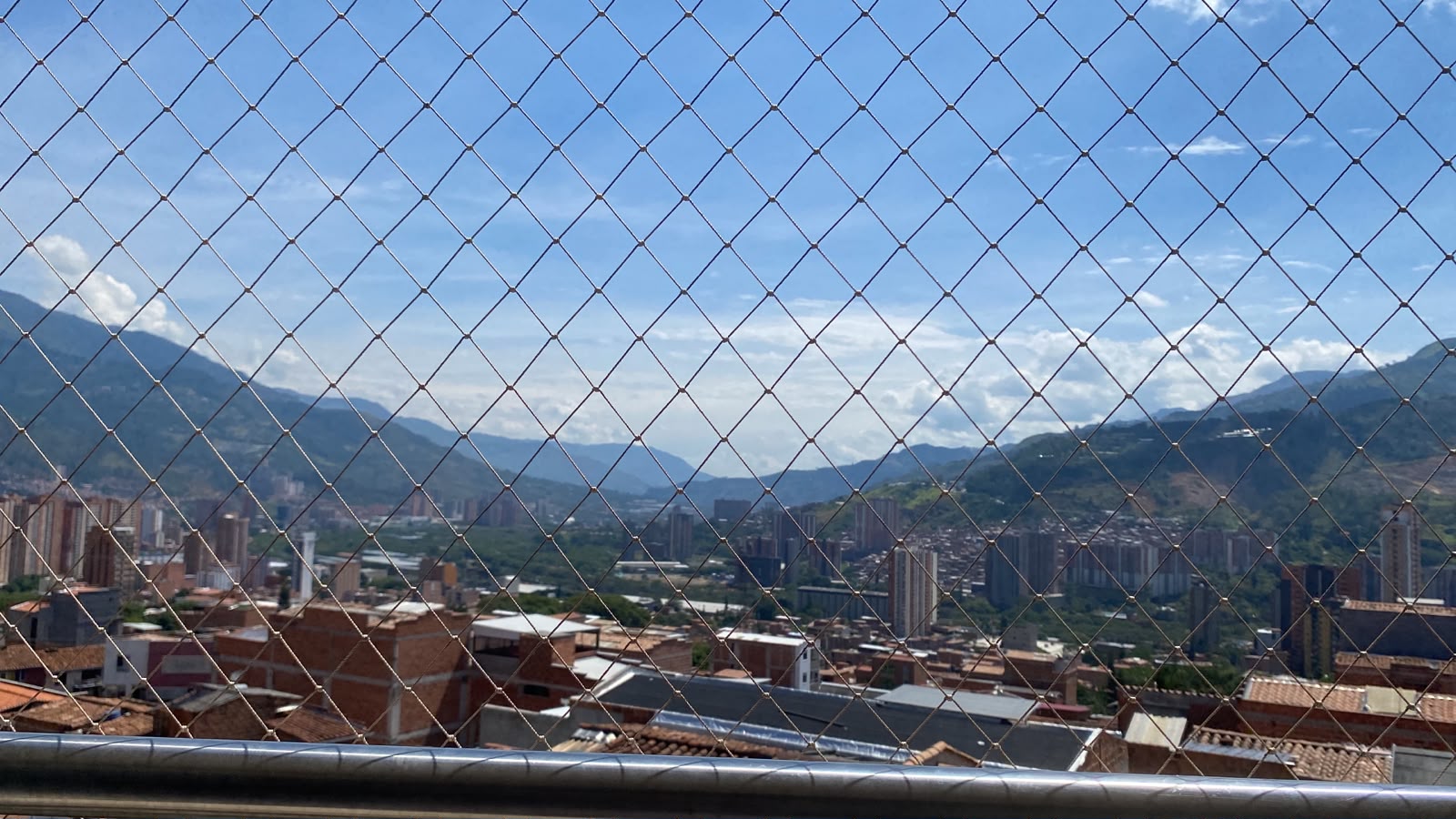 VENDO APARTAMENTO EN FLORENCIA BELLO